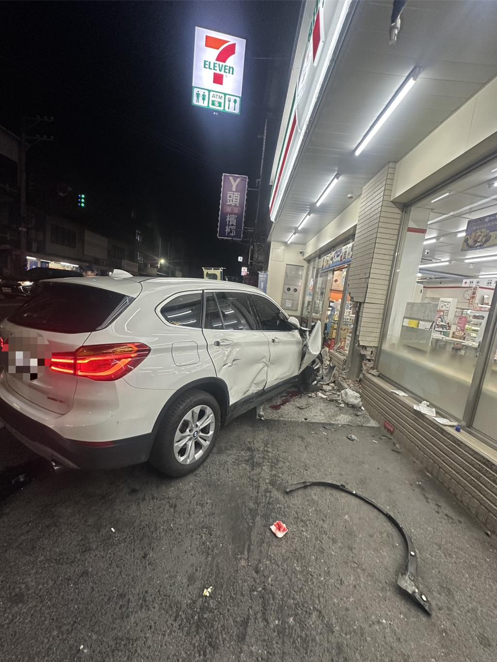 彰化埔心5車連環撞！車衝進超商才停下　疑違規超車釀4傷