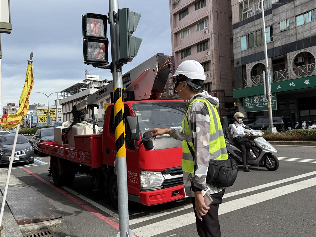 台中號誌燈修件數狂飆7783件 最大宗故障原因曝光