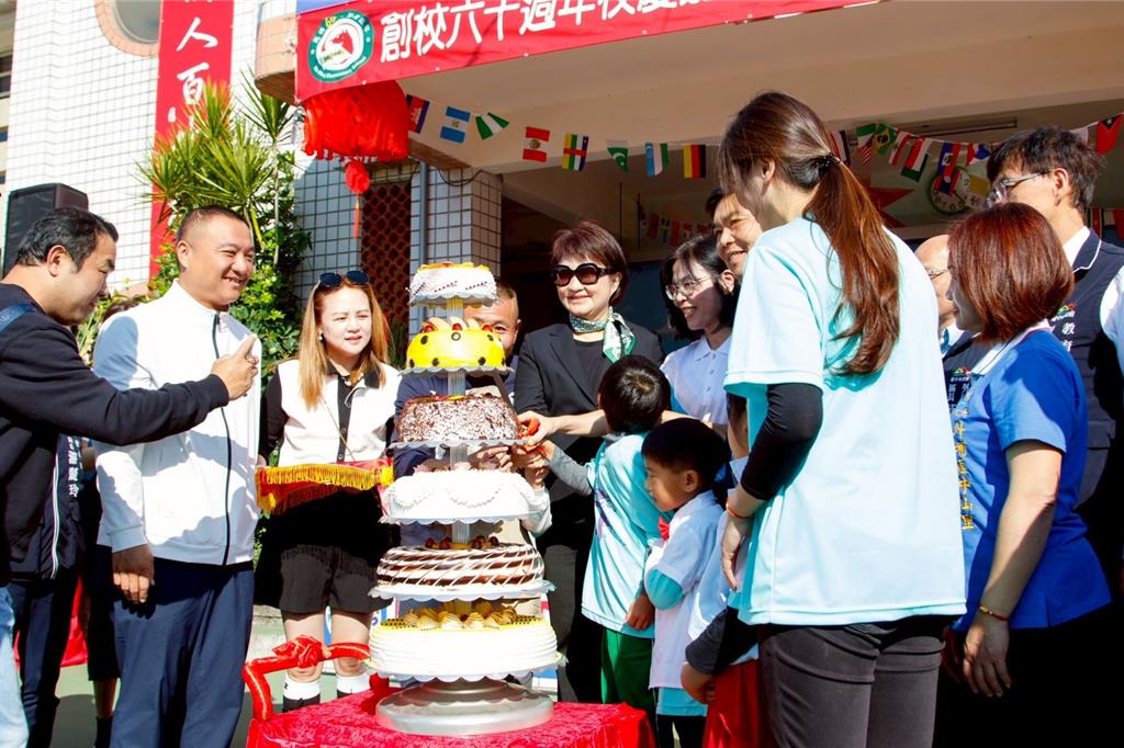 中市外埔馬鳴國小60周年校慶 盧秀燕親臨祝賀