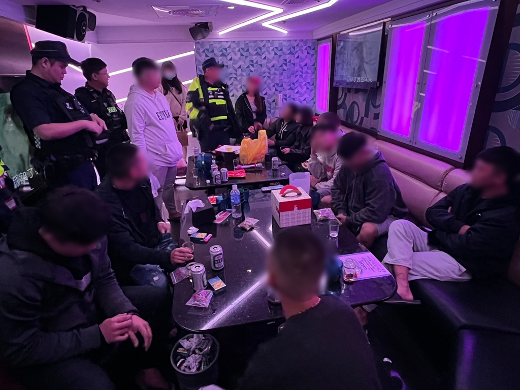 淡水KTV慶生趴4男賭博遭逮 整團「打包生日蛋糕」進警局開同學會