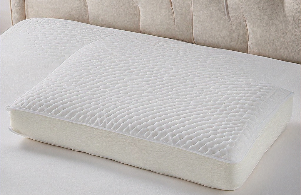 陸女網購千元枕頭竟藏「超多蠕動活蟲」  過來人一看秒懂