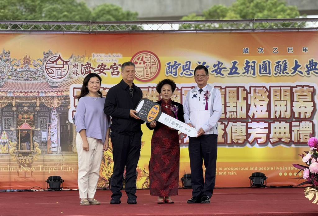 樹林濟安宮信仰化為守護力量 捐價值600萬元水箱車、救護車