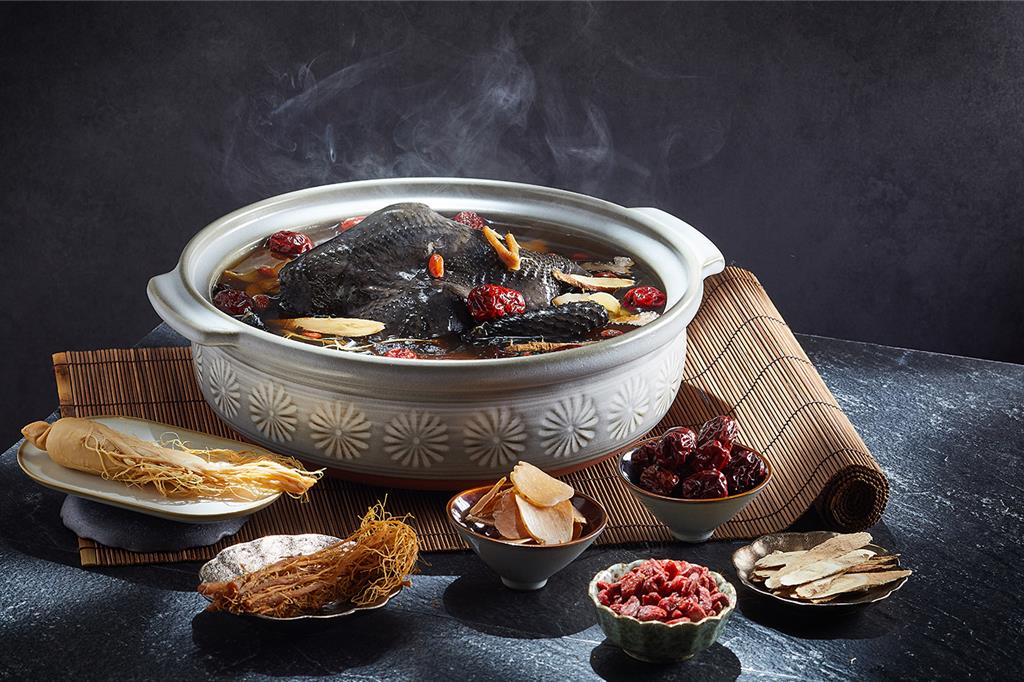 天冷吃鍋!搶賺降溫商機 養生煲湯、冠軍麻油雞、亞洲風味鍋上桌