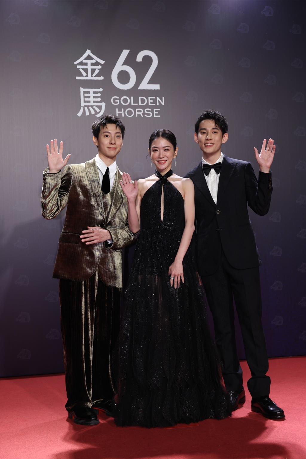 金馬62》楊千霈主持削尖禮服動人 攜兩學弟登紅毯