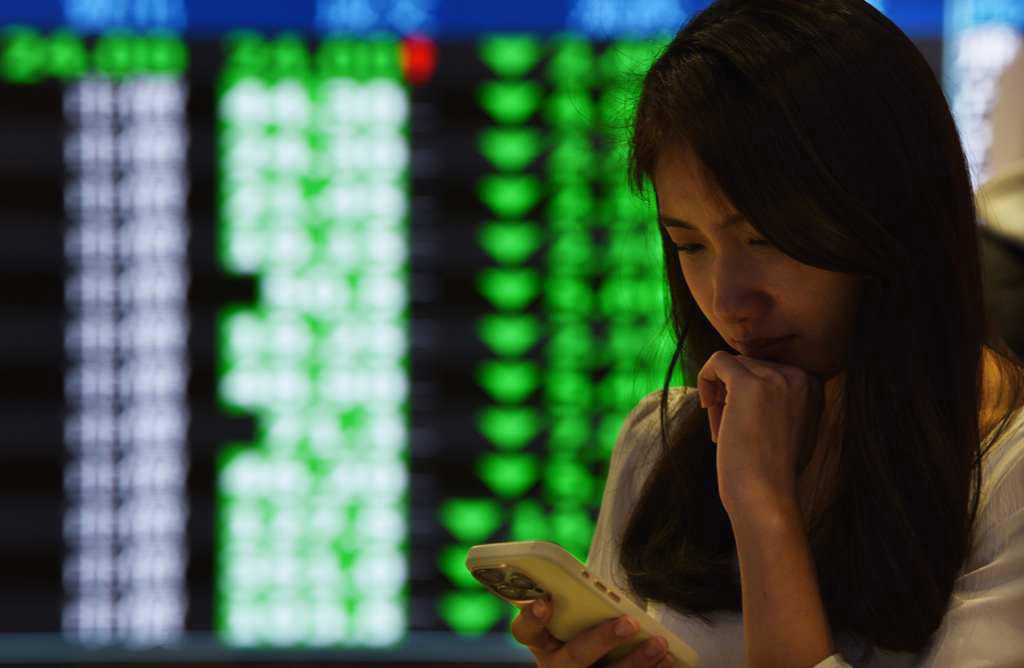 千點急殺中一顆亮紅！「二哥」逆流而上  法人曝致勝關鍵 