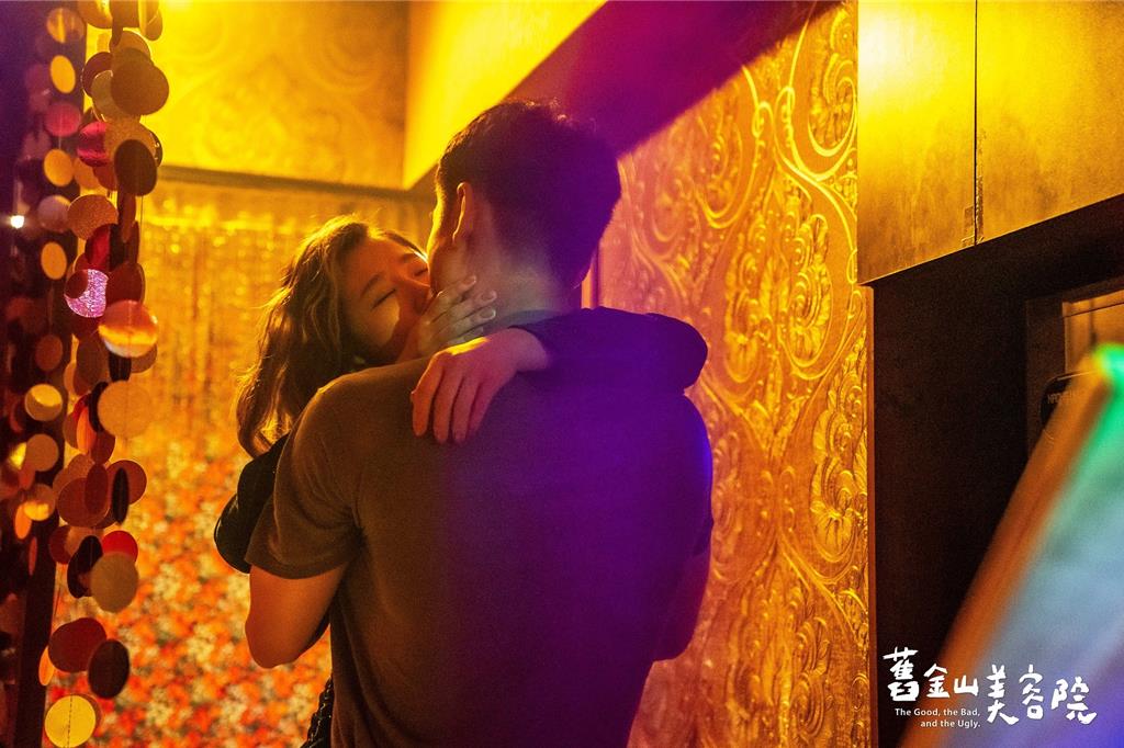 章廣辰霸氣喊「我養妳」！與方志友廁所激情擁吻