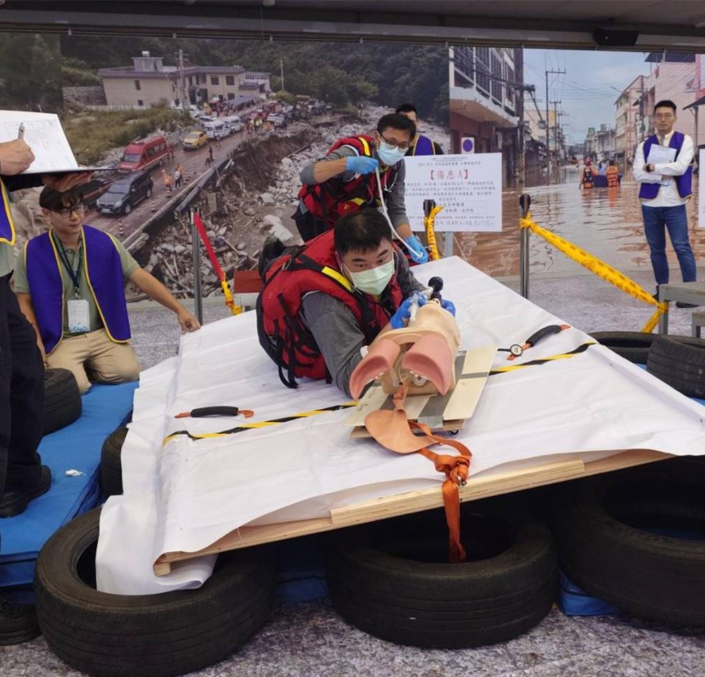 水中困難姿勢插管也難不倒！宜蘭消防隊勇奪全國競賽優等