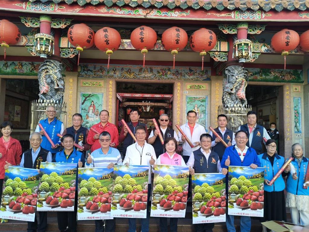 搶手！立委發「水果月曆」 不到40分鐘600份索取一空