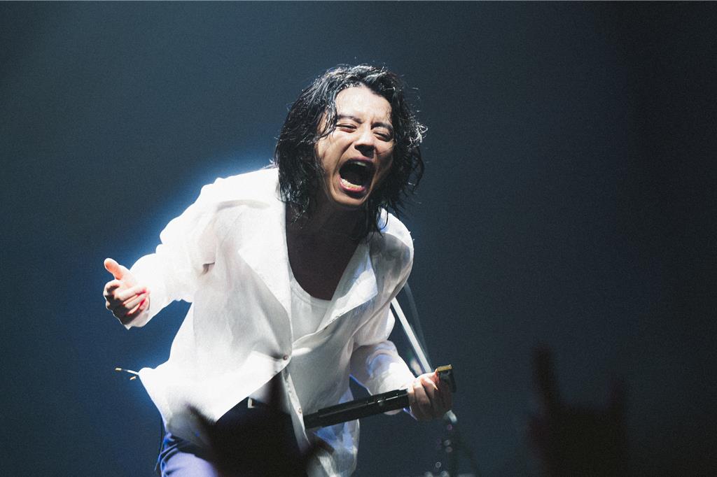 澀谷昴等5年終於圓夢來台開唱 歌迷激動揮毛巾被虧：我吃到棉絮了