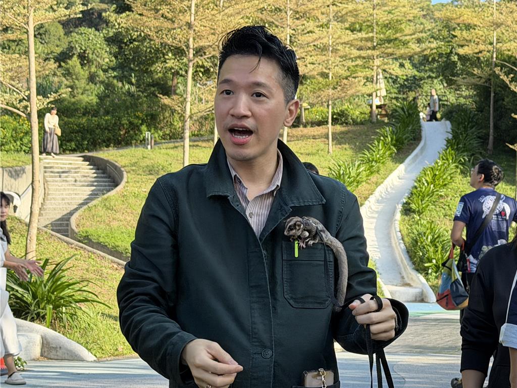 王世堅挺參選桃市長 何志偉感謝：我一定會有出息