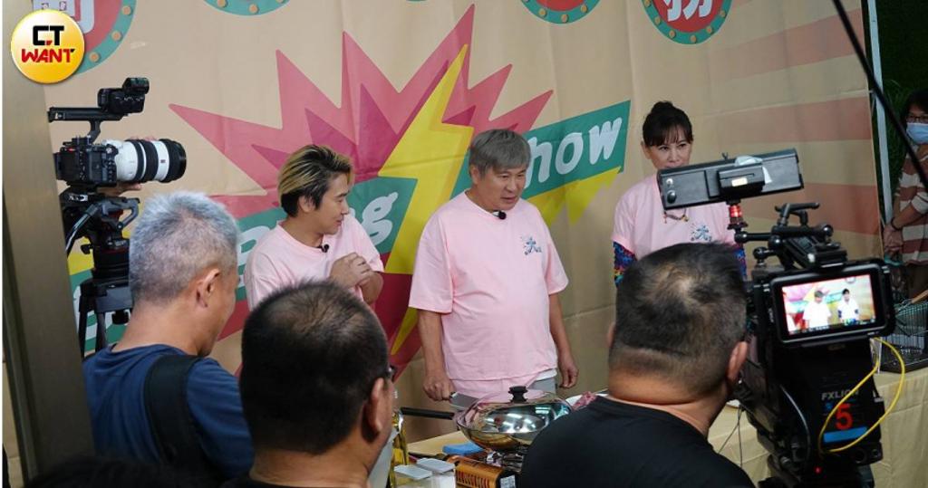 直擊》胡瓜帶隊出任務婆媽粉圍觀險暴動　笑點滿滿超接地氣