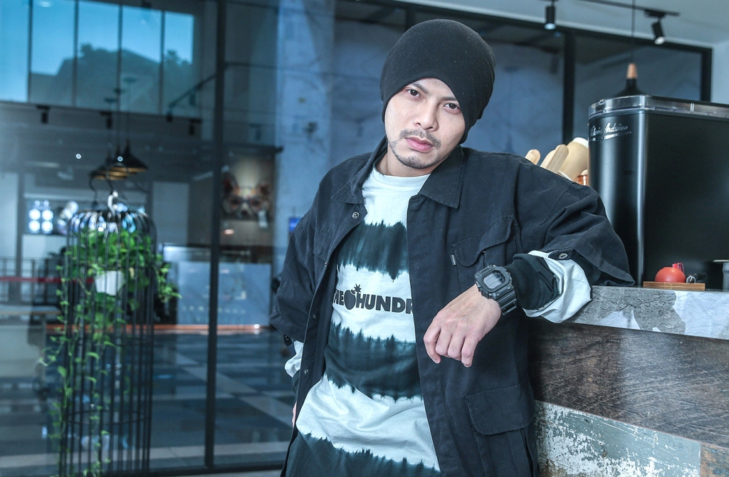 健身辣模疑被黃明志看上?深夜私訊曝光「買來我家一起吃」