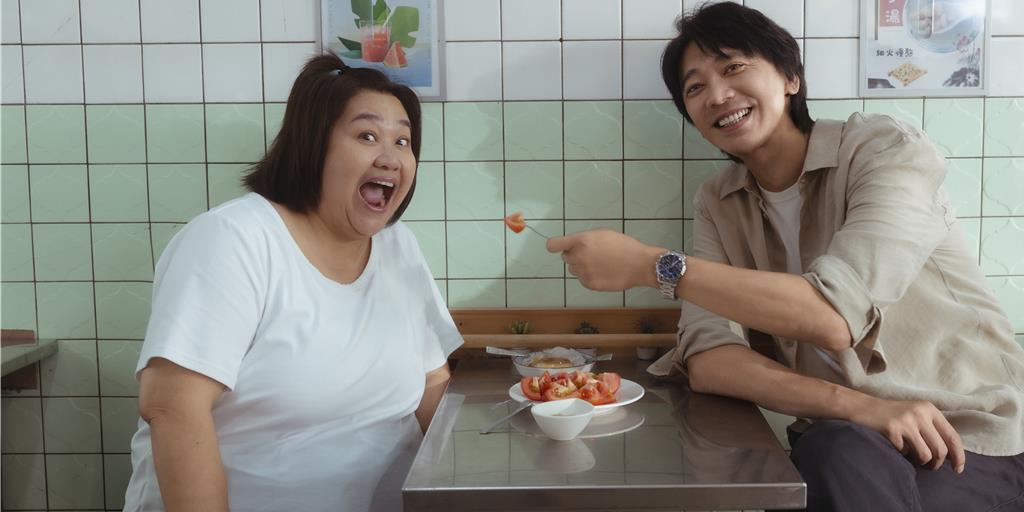 36公分最萌身高差!鍾欣凌、信「嘉義約會」噴粉紅泡泡