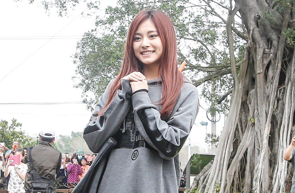 周子瑜媽媽年輕絕美照曝光 網讚：優良基因神複製