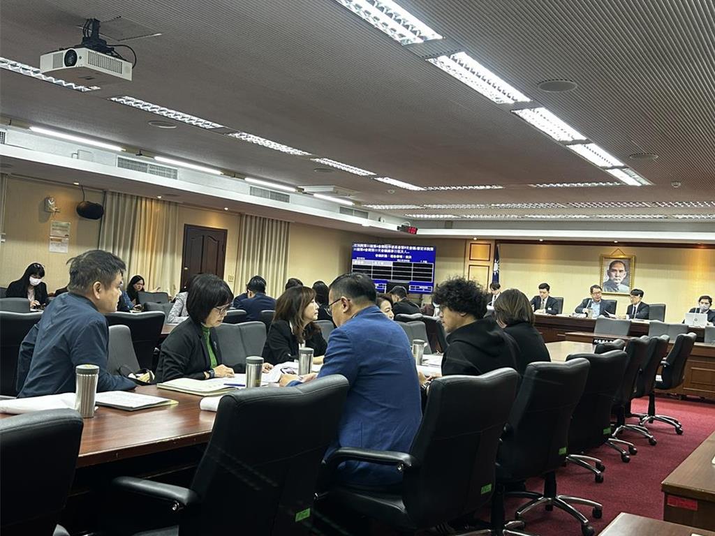 藍白封殺院版財劃法修正案  民進黨團：無法接受