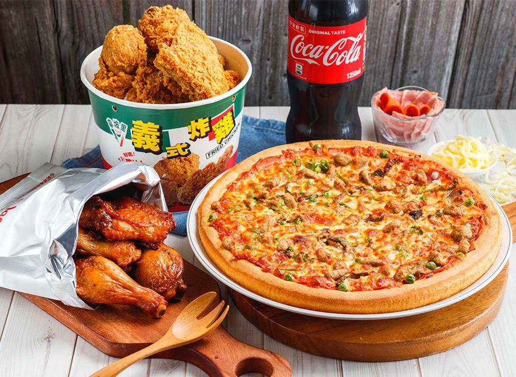 速食歲末狂歡 披薩買1送1、薯條薯餅免費 8塊烤雞不到200元
