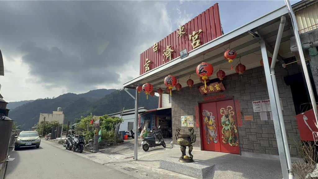 勸信徒生病勿就醫? 台東玄濟宮「三師父」直播爆爭議