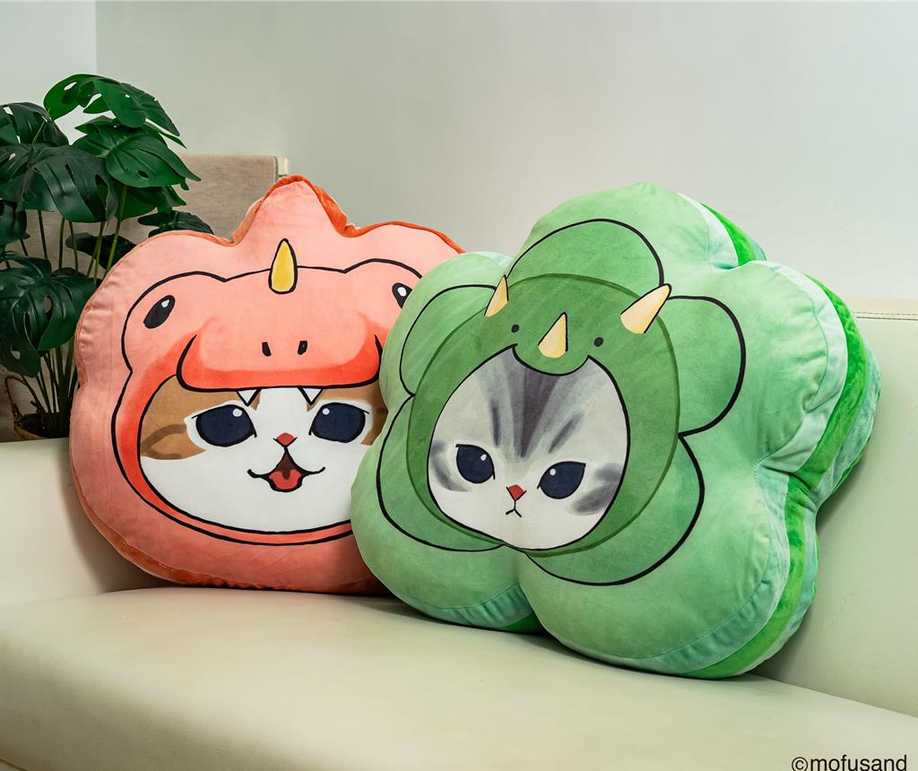 貓福珊迪快閃店推出變身花朵造型恐龍喵抱枕,680元。(WeTrust信賴互動行銷有限公司提供/徐梓榕台北傳真)