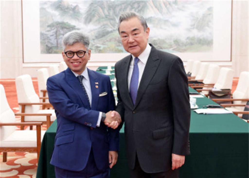 見馬國國安會主任 王毅:願「十五五」規畫對接第13個大馬計畫