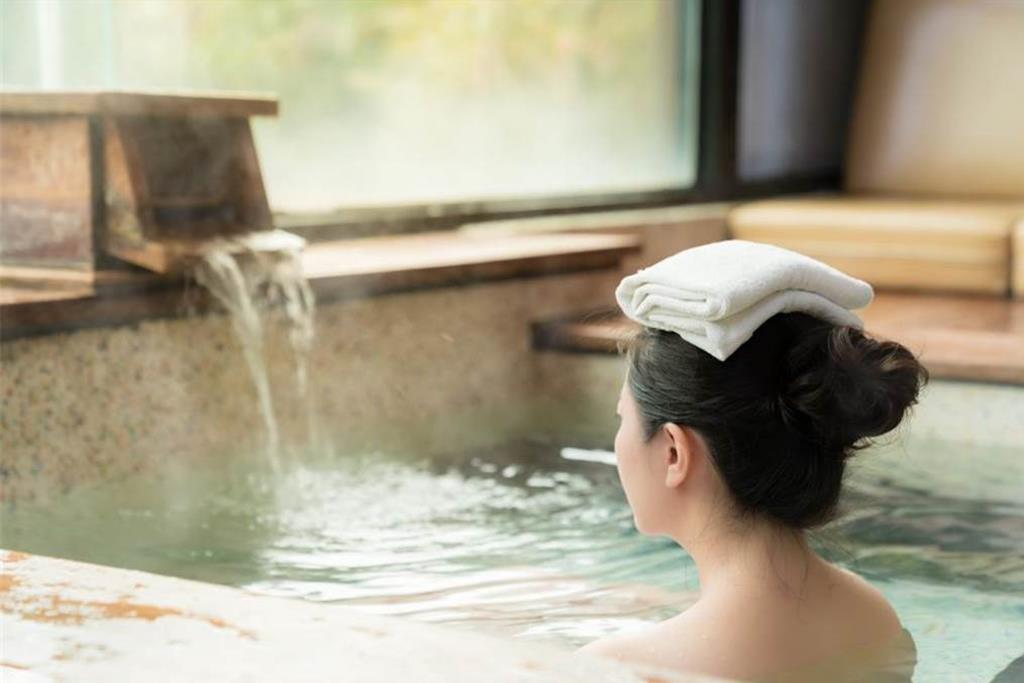 台北敬老卡點數加碼!年底搶先泡溫泉 再研議扣點唱KTV