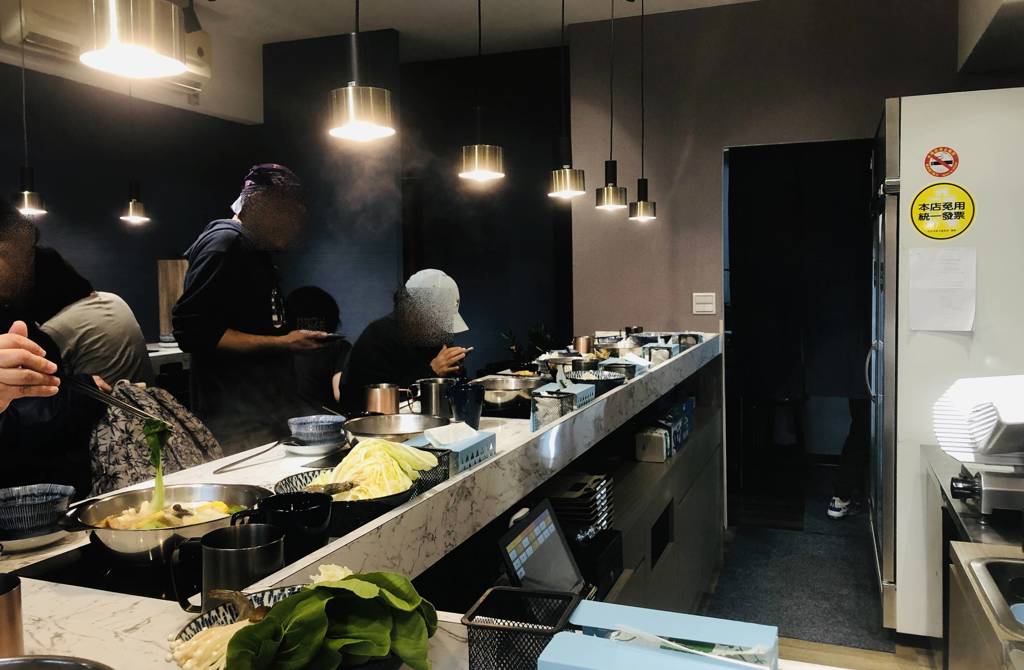 簡單明亮卻乾淨的用餐環境。(施景耀 攝)