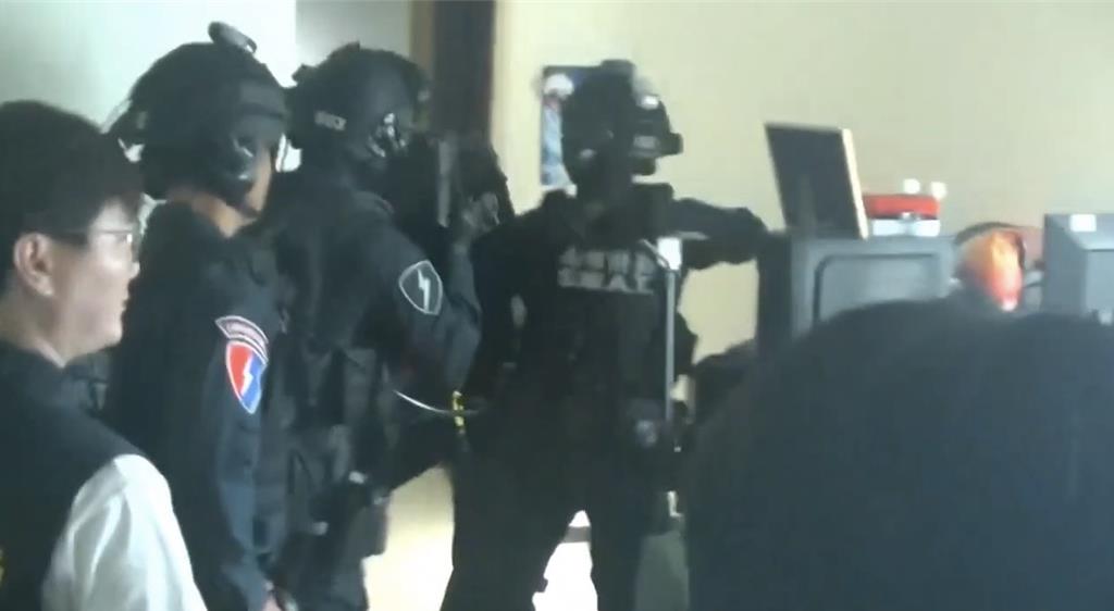 「阿嬤來救我」台南通訊行藏地下賭場、詐騙水房 不法獲利達2.6億