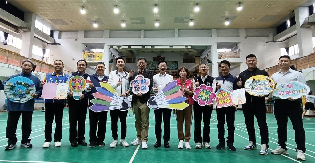 台中大鵬國小羽球隊出征全國賽 運彩公會捐贈3600顆羽球助陣