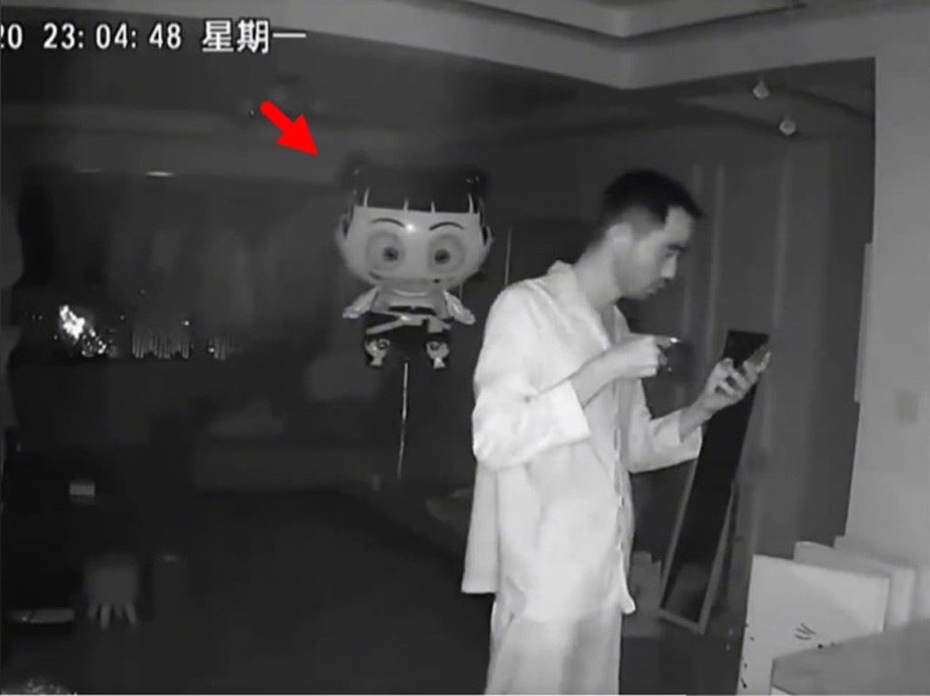 男子半夜起床喝水險被嚇死 網驚呼:幹嘛不開燈?