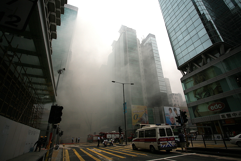 香港惡火》嚴重五級火警！ 上次是17年前嘉禾大廈大火 釀4死55傷