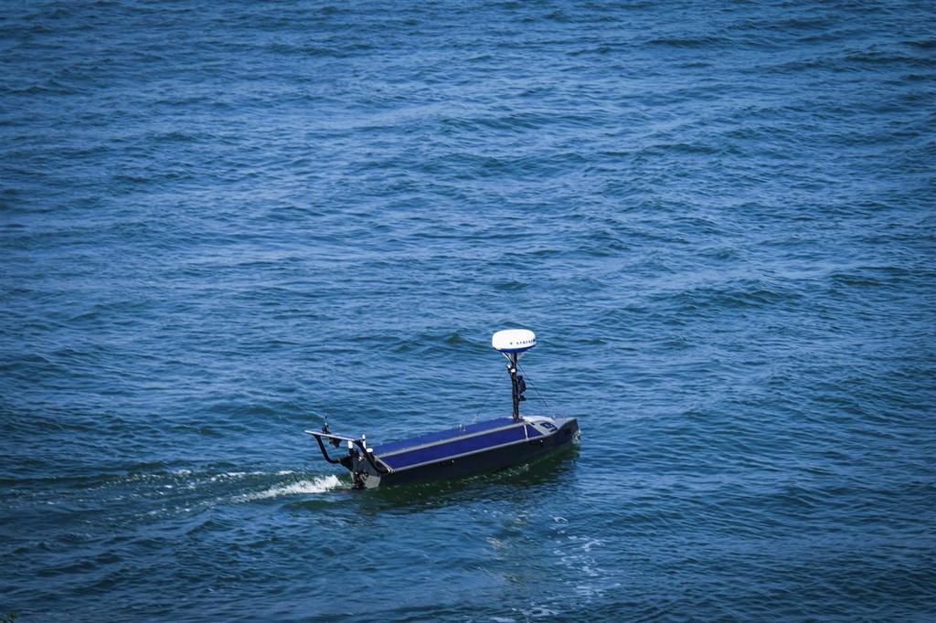 美太陽能無人艇「光魚」海試  自主橫渡大西洋創新紀錄