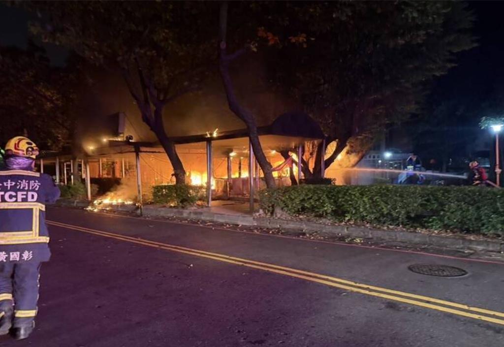 台中忠誠福德祠深夜大火　驚見少年與男童玩點香器釀災