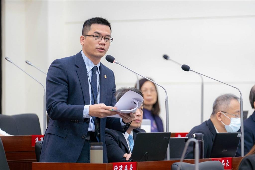 台中藍白合指標?吳皇昇宣布選北屯 疑似柯文哲「小帳」留言力挺