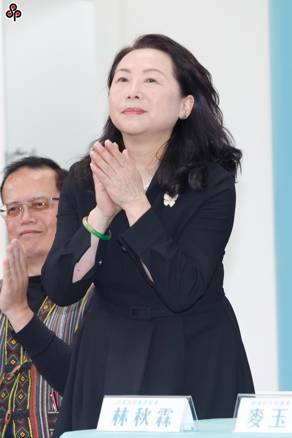 徐春鶯遭羈押禁見 吳子嘉:項莊舞劍 意在沛公