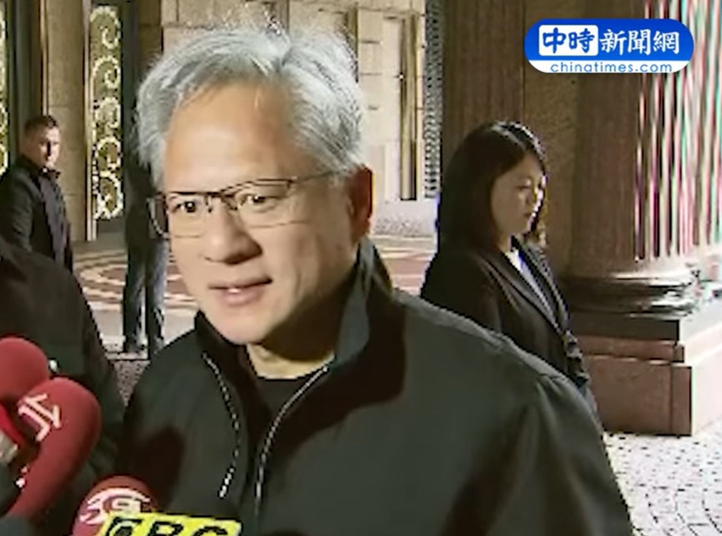 黃仁勳證實已探望張忠謀 透露「他狀態很好」