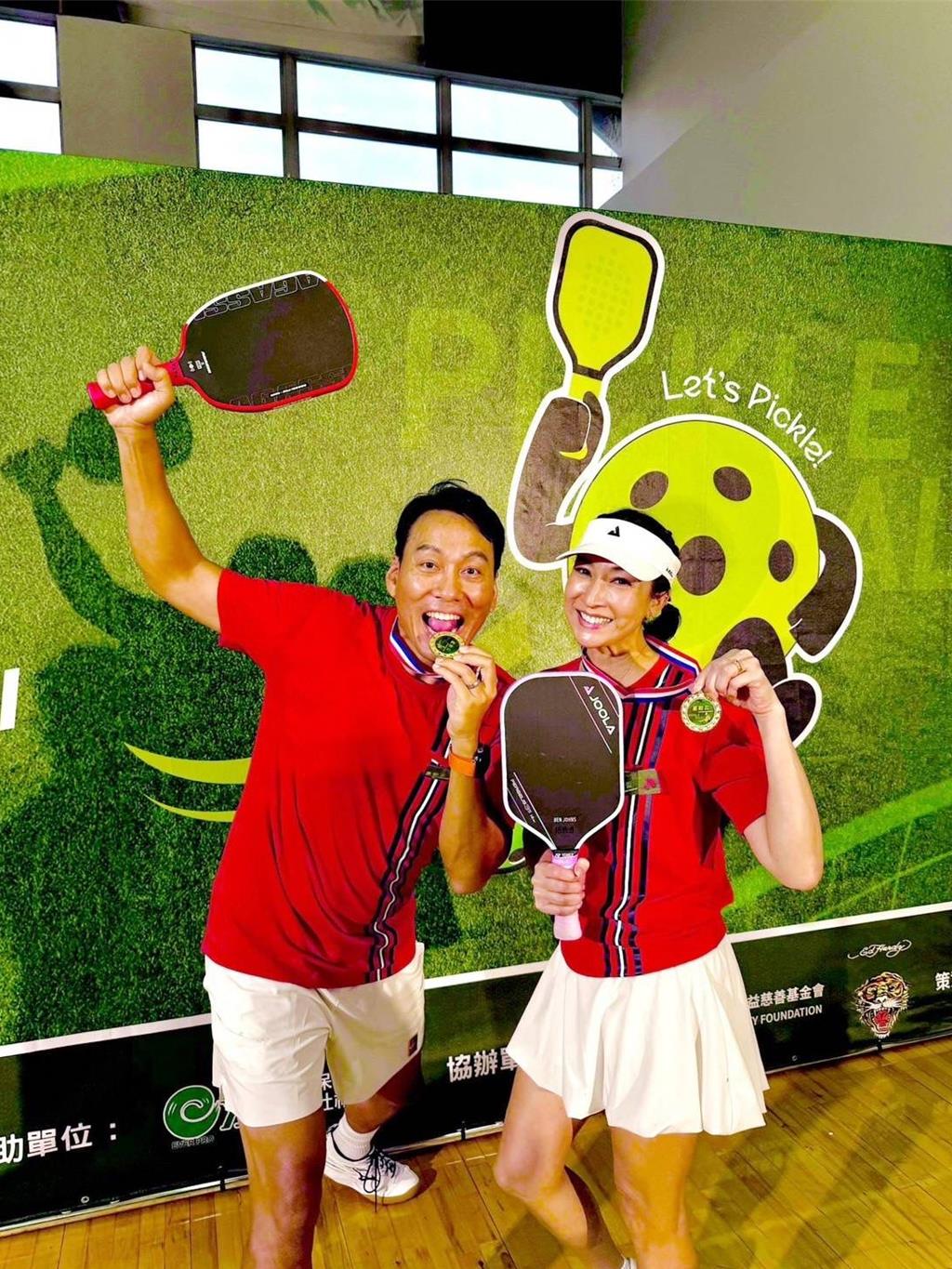 艾力克斯（左）、李詠嫻夫妻檔成為致勝關鍵。（艾迪昇傳播提供）