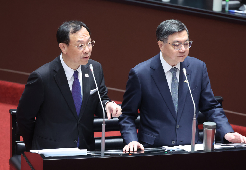 陸配入籍「六改四」恐加速拖垮健保財政? 石崇良:需審慎思考