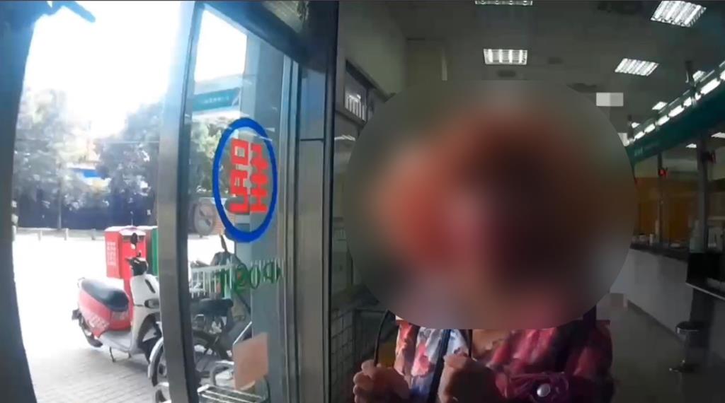 內湖婦領25萬喊要「看眼疾」 警一看對話又是假交友詐騙