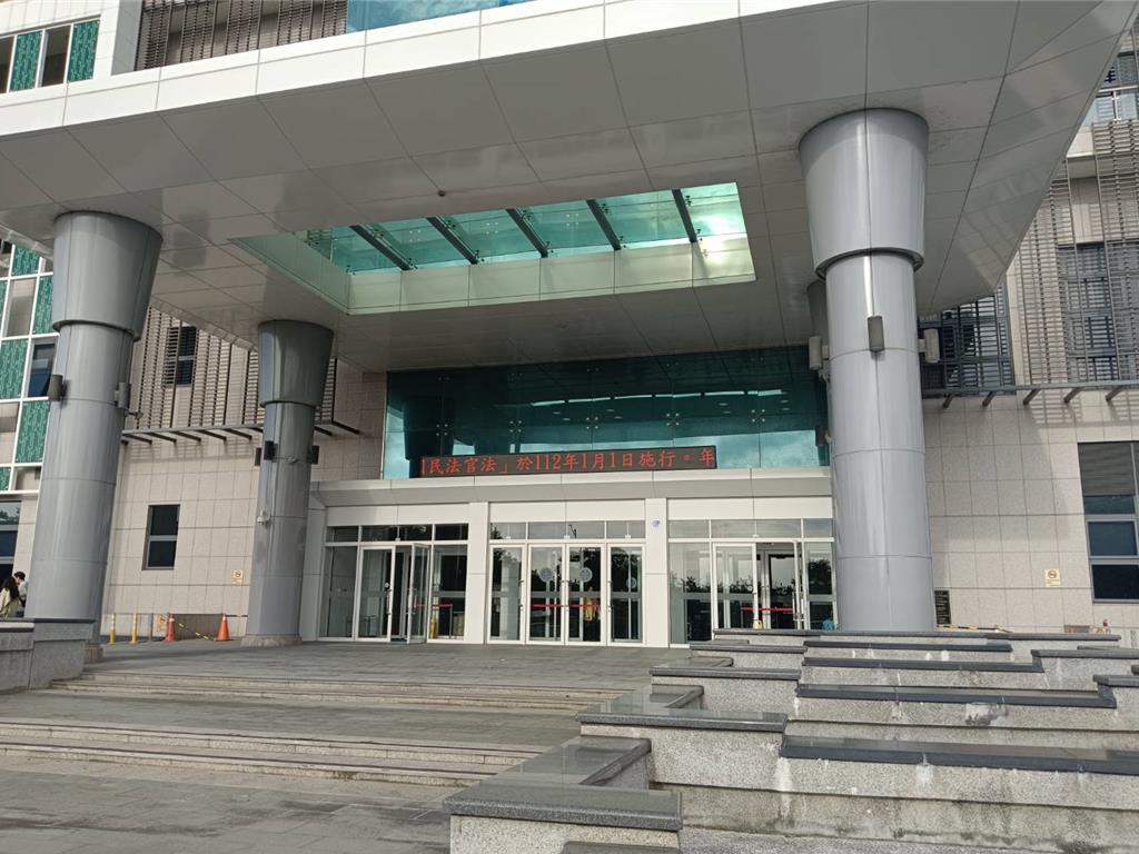 單親媽亡故!同事心疼想當孩子監護人 法院不准理由曝光