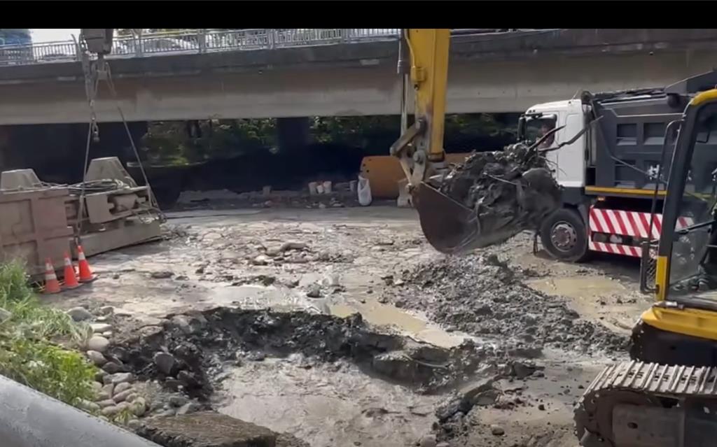 淡北道路施工又挖破水管16里無水可用 議員要市府釐清責任