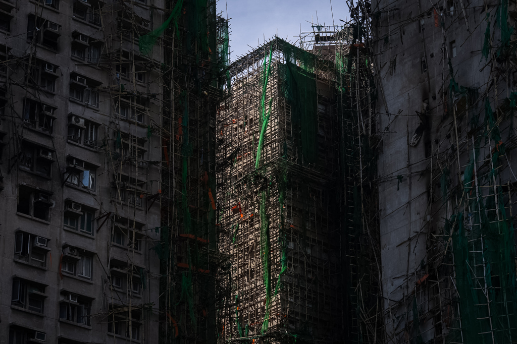 公公裹濕被、緊握身分證 命喪宏福苑大火 媳淚:他好聰明