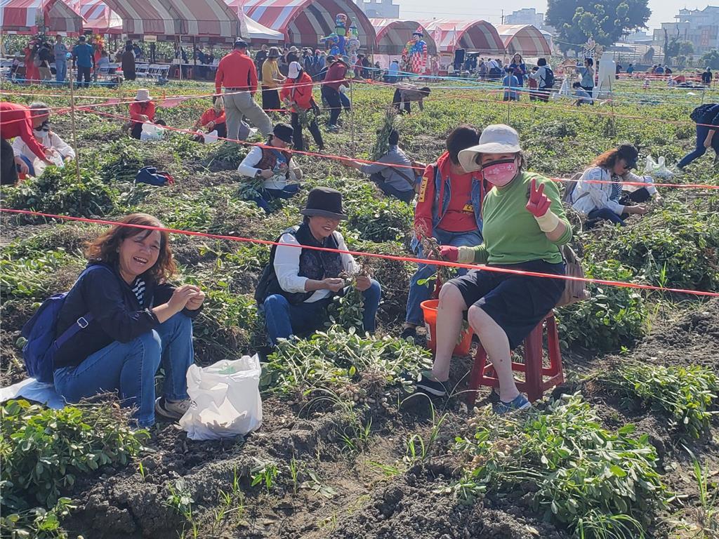 虎尾花生股東會千人響應 開拔花生嚐特色料理