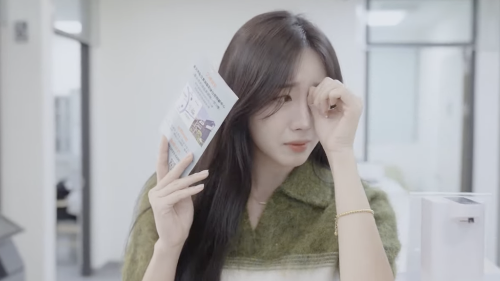 安芝儇在台灣哭了!見失智症長輩好心痛「很怕快樂被奪走」