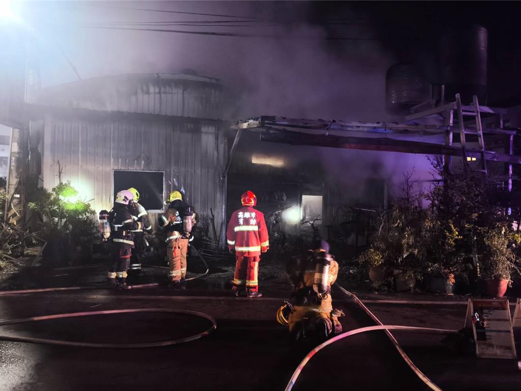 高雄大樹保養廠凌晨大火 爆炸聲驚醒住戶 負責人母親不幸身亡
