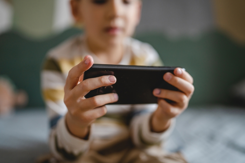 過動兒遭網路霸凌風險高5成！醫籲強化數位素養