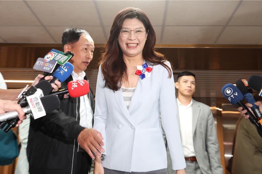 麥玉珍拋選台中市長 鄭麗文回應了