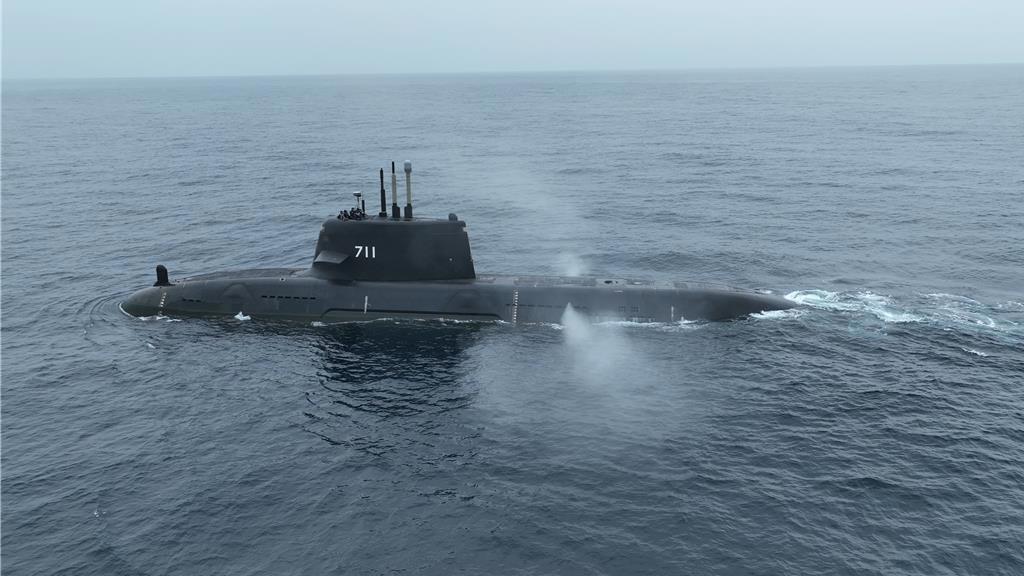 海鯤艦並聯6台小型柴油機 梅復興曝:已獲某國MTU主機輸出許可