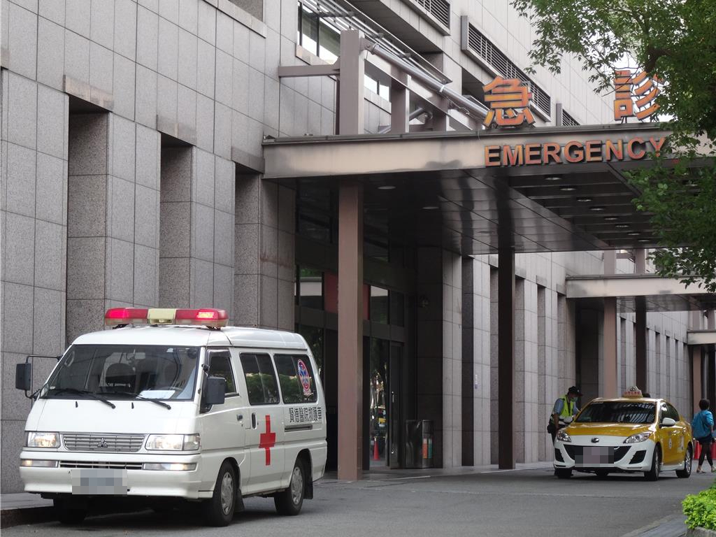 知名連鎖茶飲誤用「工業用檸檬酸」！顧客飲用喉嚨灼傷