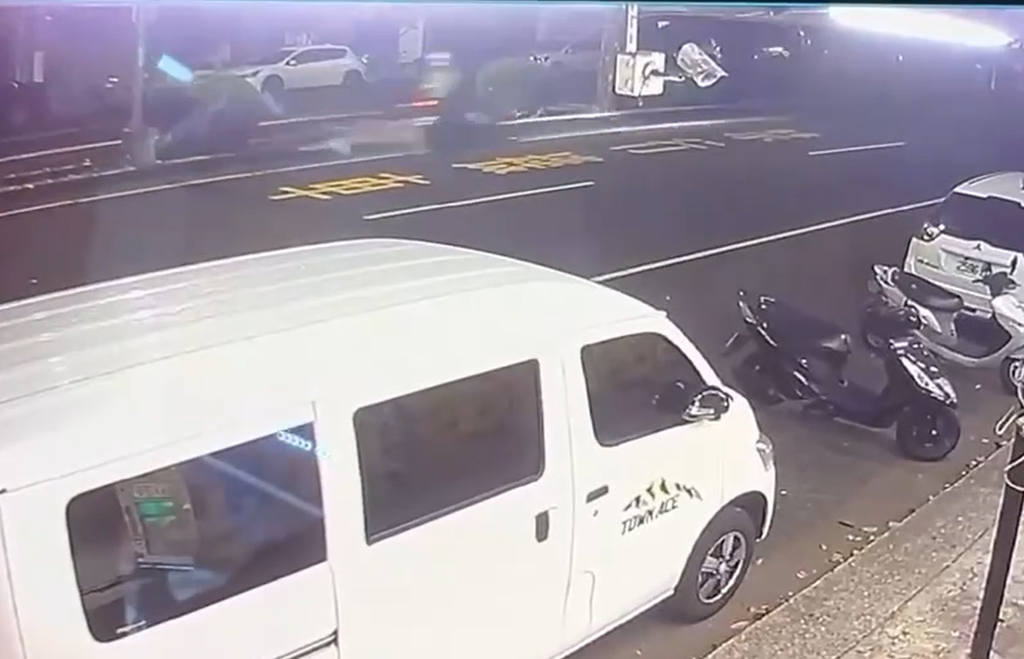 台中16歲少年載同齡女自撞1死1重傷 雙方家長悲喊「不知孩子溜出去」