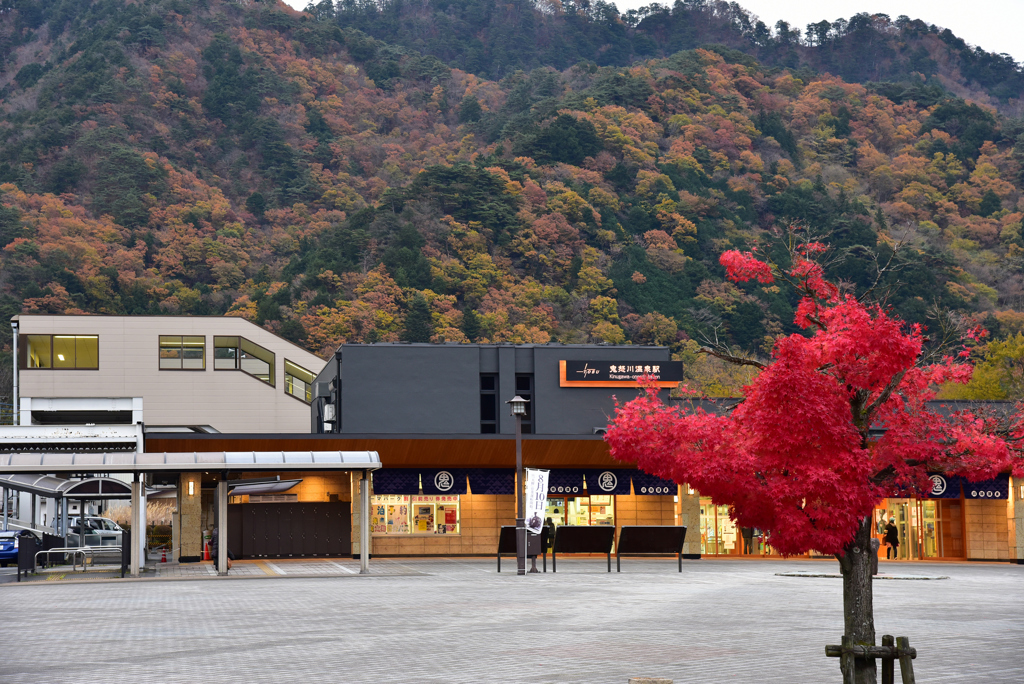 鬼怒川溫泉車站的設立，讓東京遊客蜂擁而至。(東尼叔 攝)