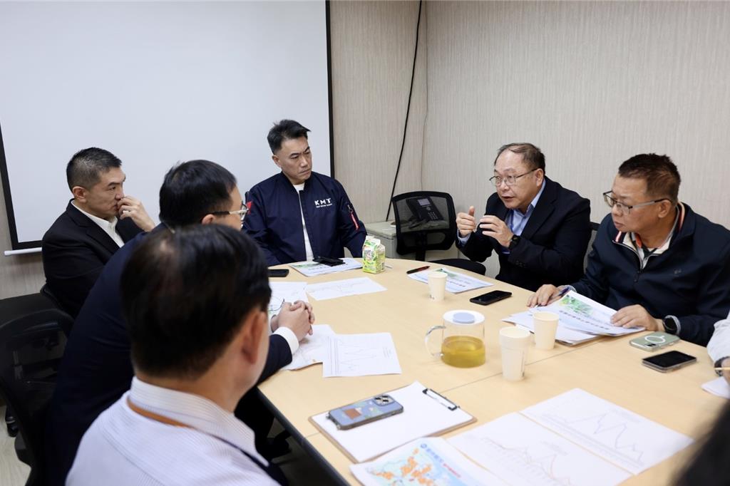 水汙染風暴 油汙疑「柴油碎片」 林沛祥:要求台水評估串接翡翠水庫